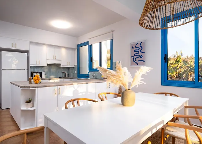 Blue Waves By Nomads וילה